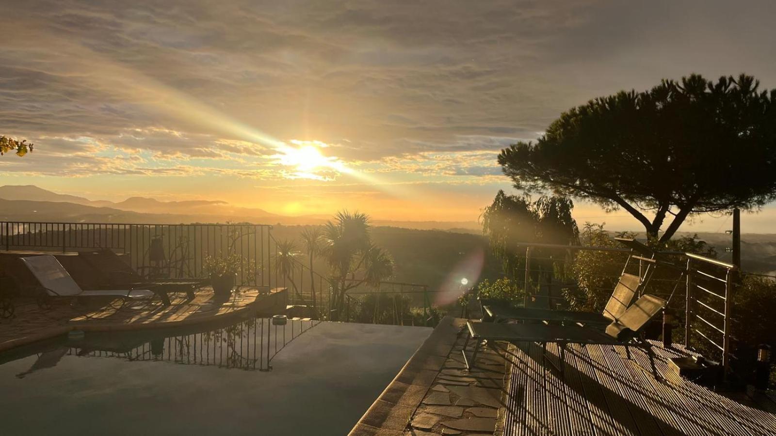 "Aux Balcons Du Riou" Avec Vue Mer 180 Degres Vence Exterior foto